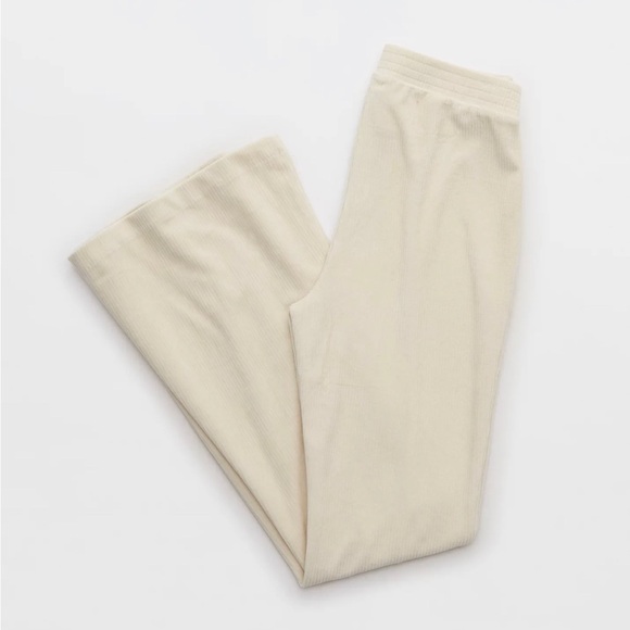 Offers welcome! Aerie Groove-On Ribbed Velour Pants, size large - Picture 4 of 7